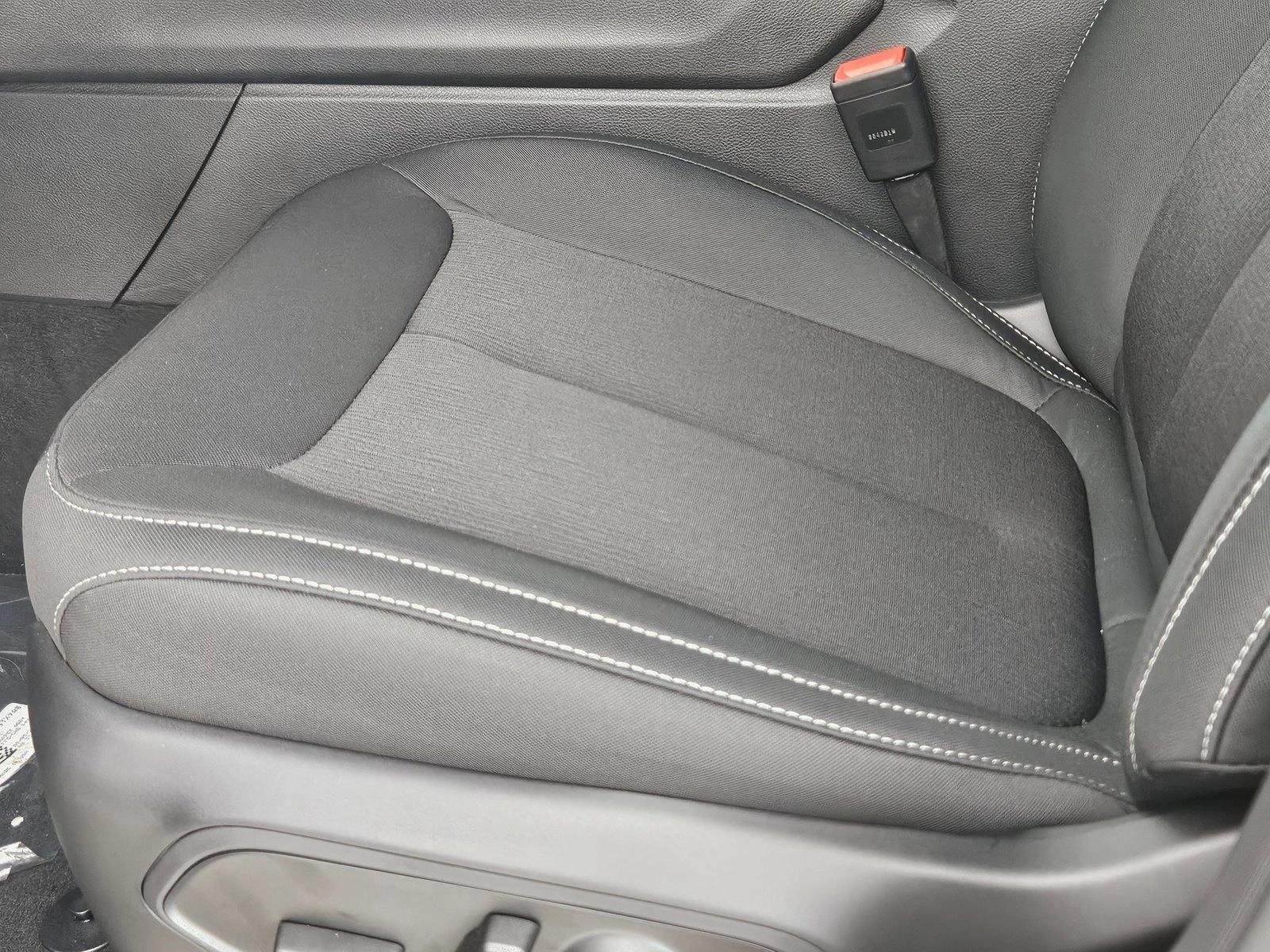 2025 Jeep Grand Cherokee Laredo photo 4