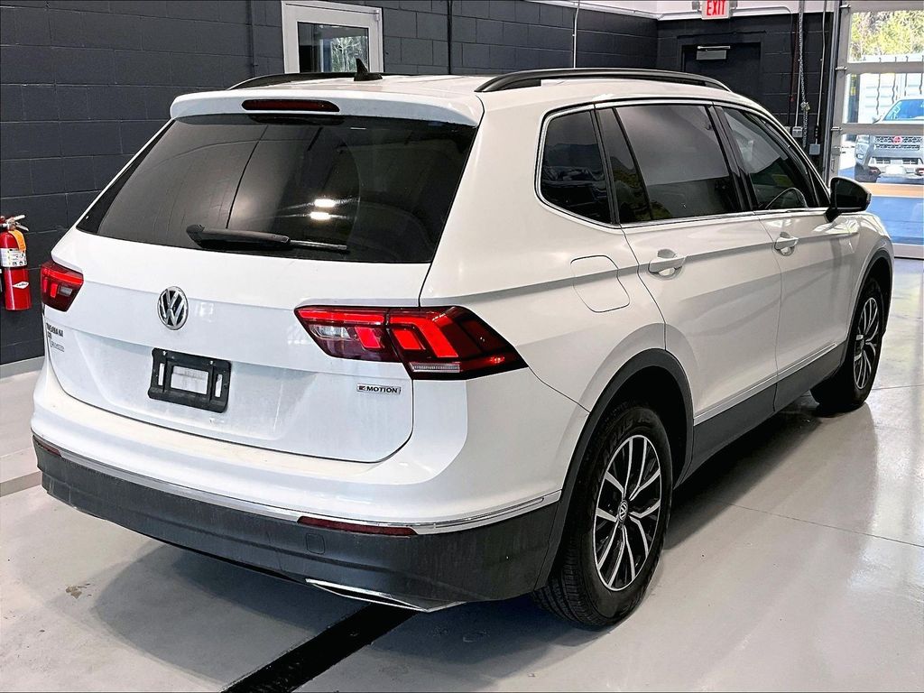 2021 Volkswagen Tiguan SE photo 4