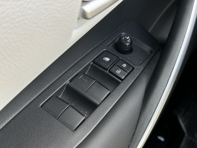 2023 Toyota Corolla Hybrid SE photo 6