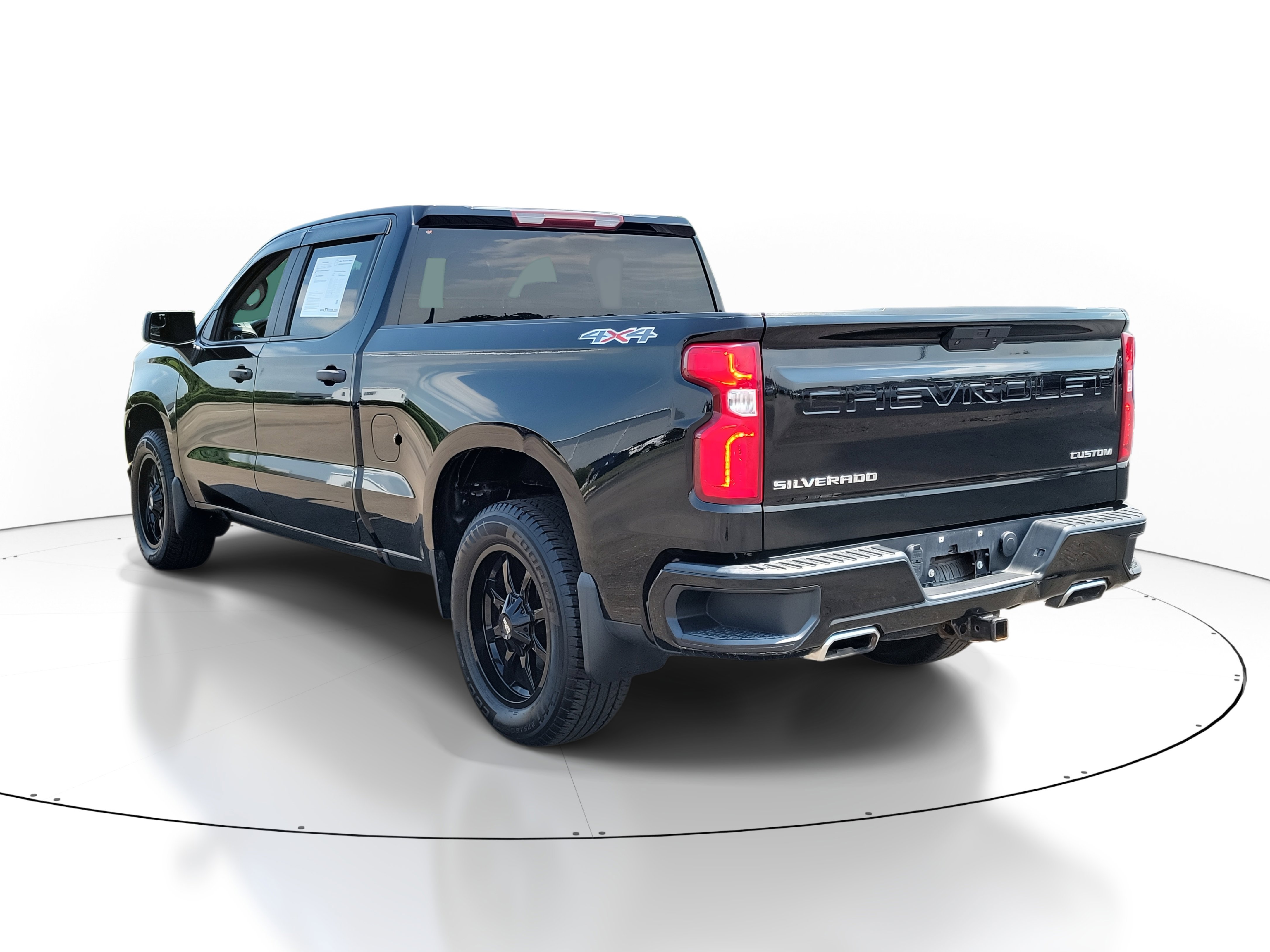 2019 Chevrolet Silverado 1500 Custom photo 3