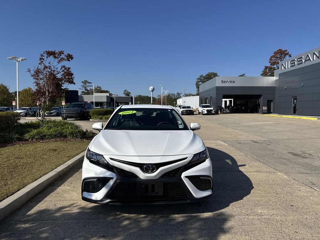 2024 Toyota Camry SE photo 2