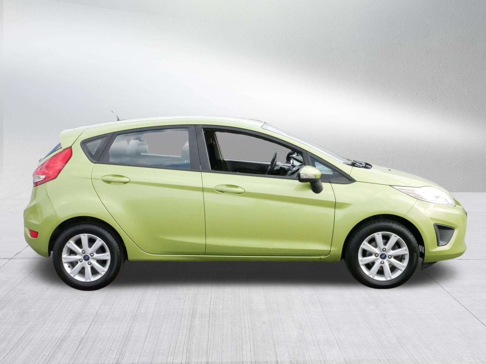 2013 Ford Fiesta SE photo 7