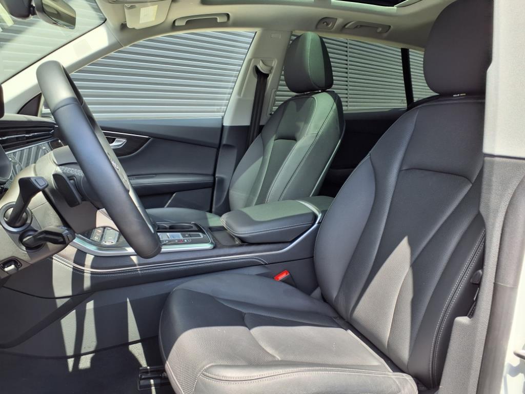 2023 Audi Q8 Premium Plus photo 4