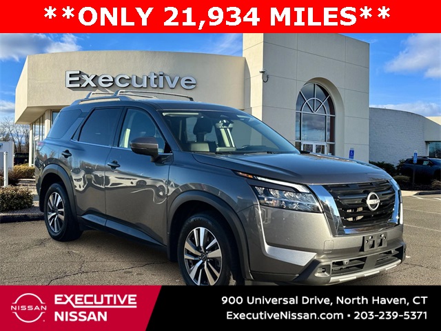 2024 Nissan Pathfinder SL