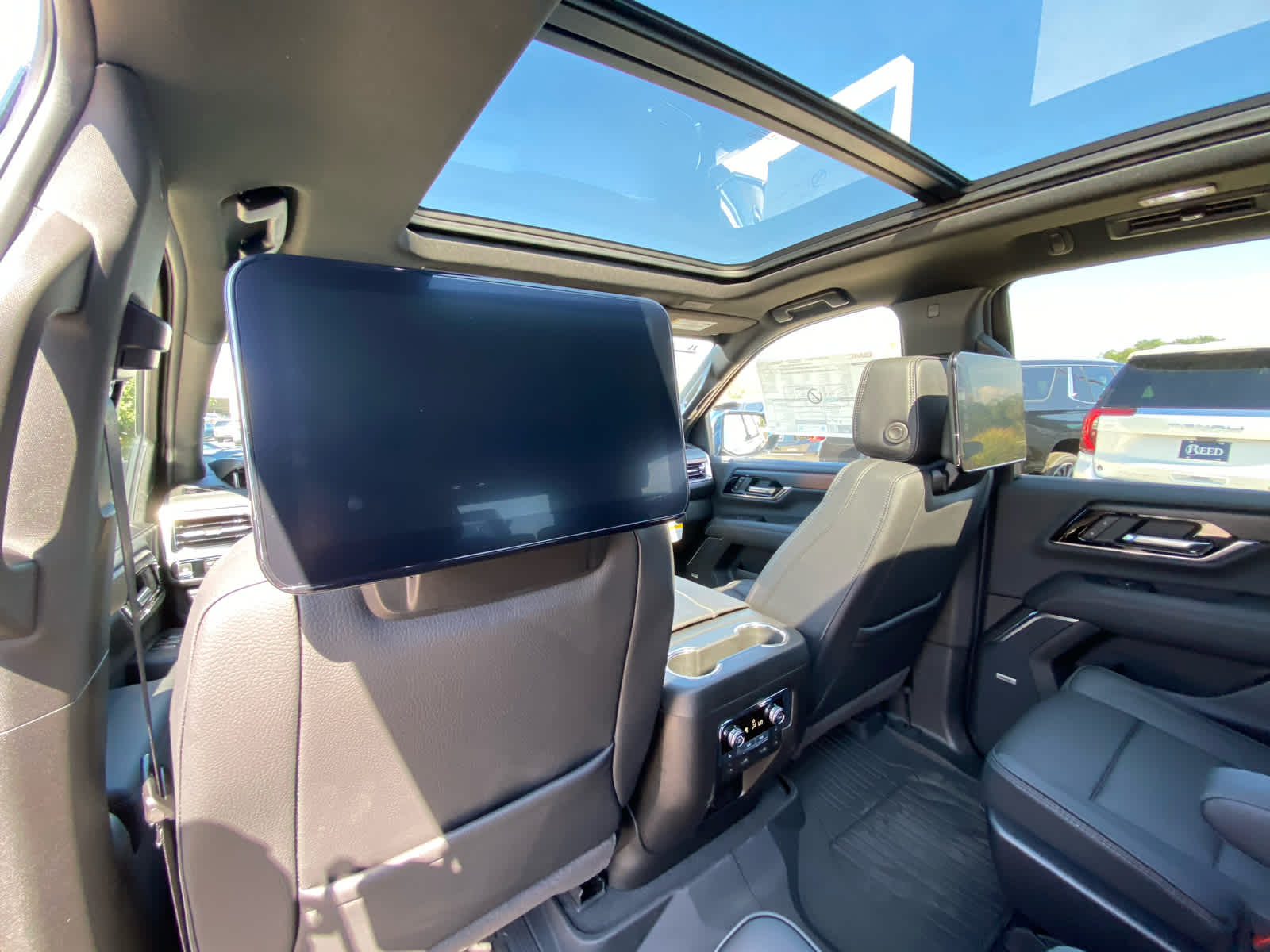 2025 Gmc Yukon Denali photo 30