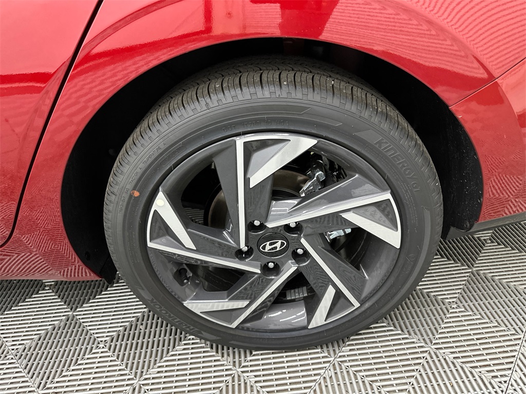 2025 Hyundai Elantra SEL Convenience photo 18