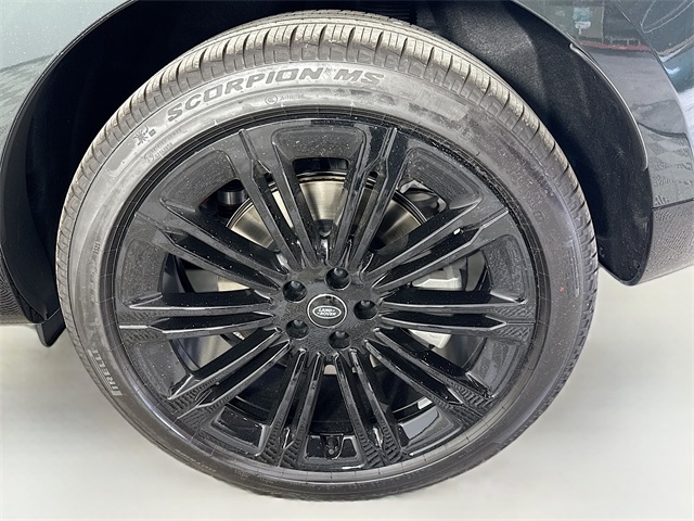 2025 Land Rover Range Rover SE photo 26