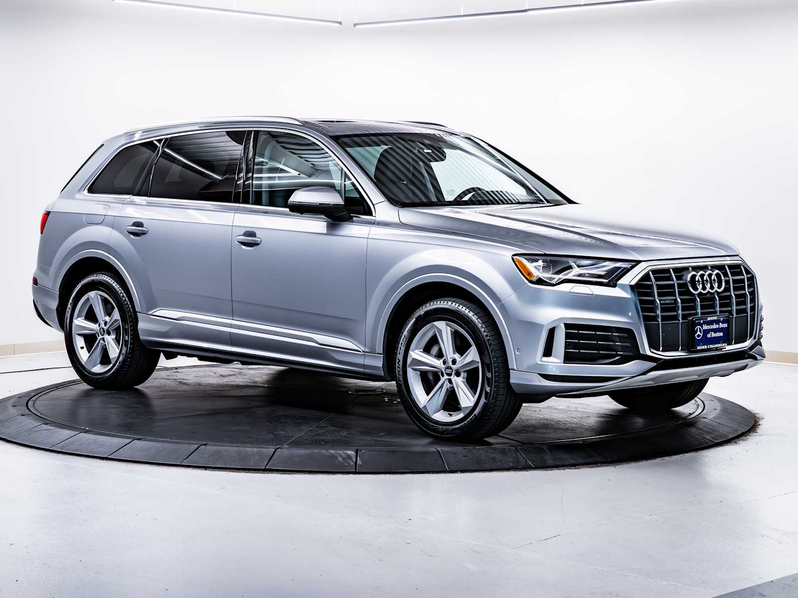2020 Audi Q7 Premium Plus's photo