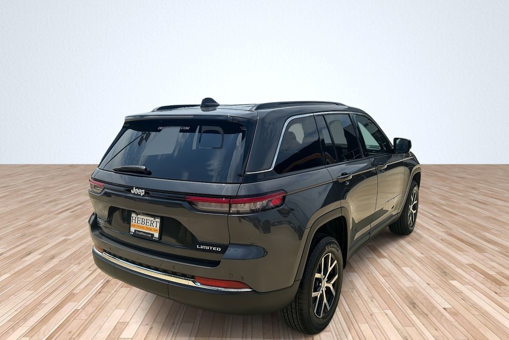 2025 Jeep Grand Cherokee Limited photo 3