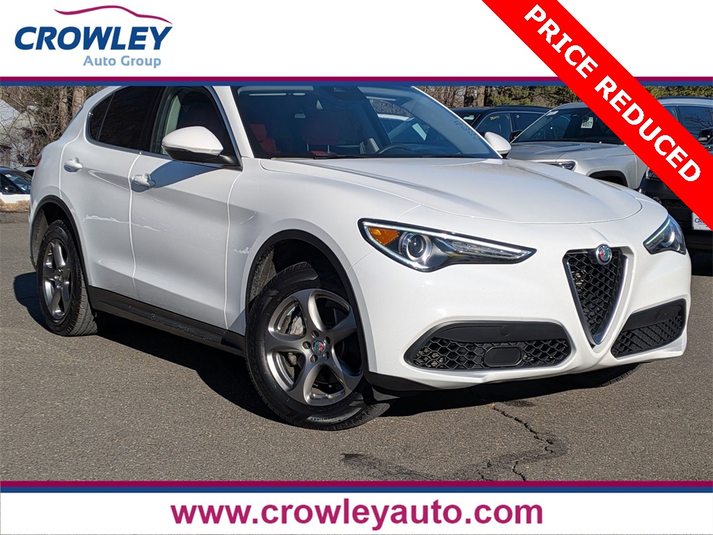 2021 Alfa Romeo Stelvio Base's photo