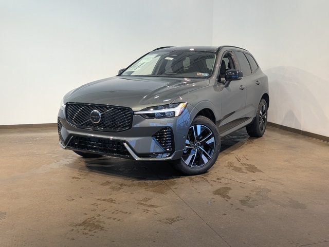 2026 Volvo XC60 Plus's photo
