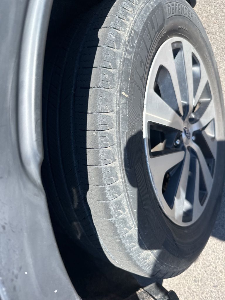 2020 Subaru Outback Premium photo 6