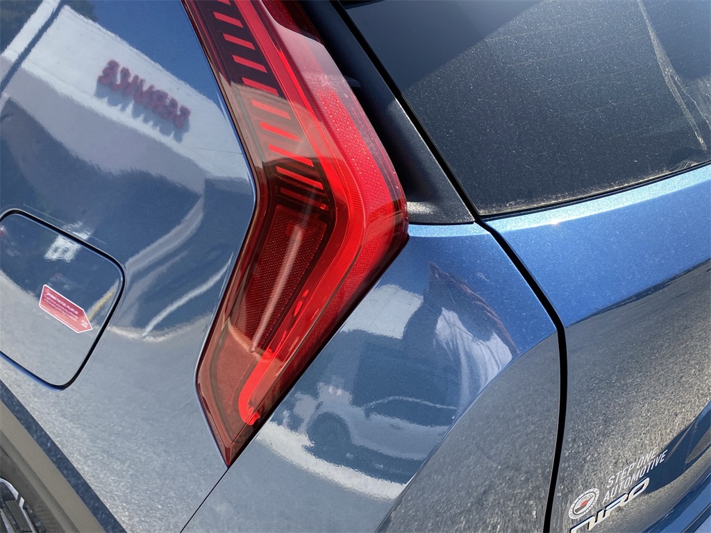 2025 Kia Niro EX photo 9
