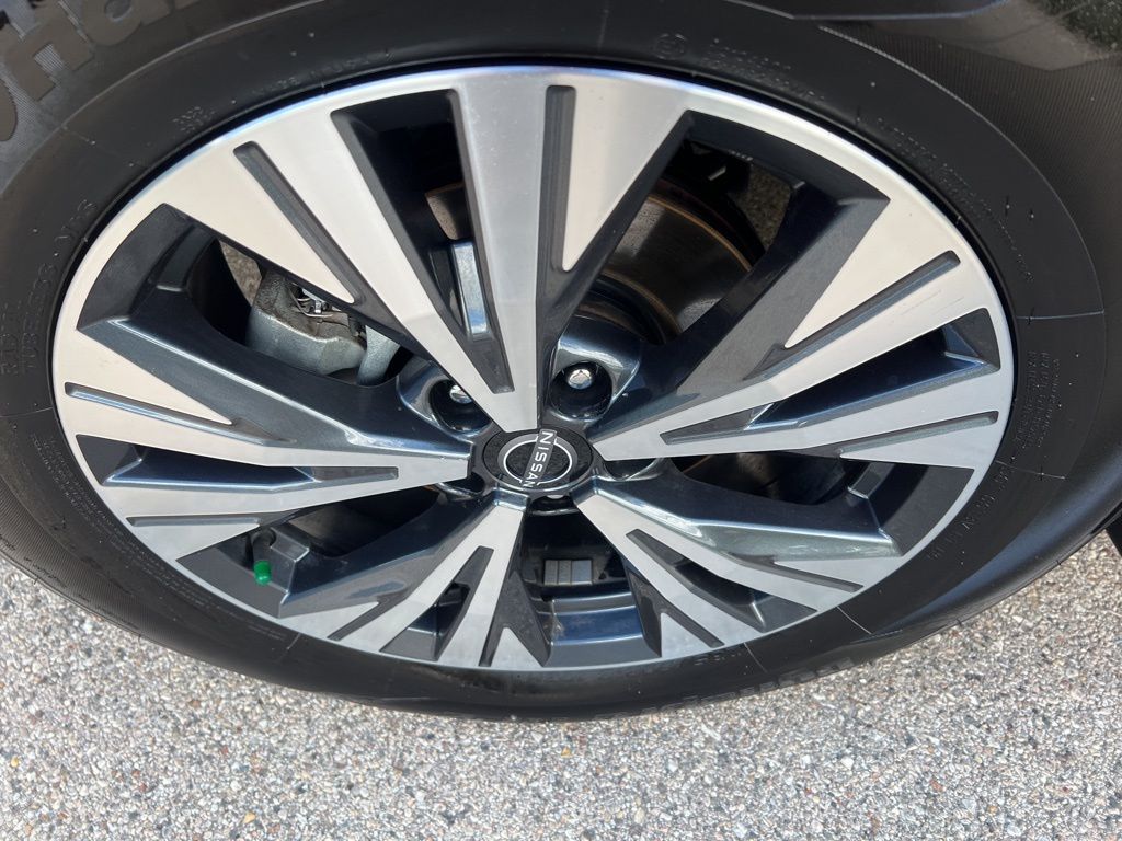 2023 Nissan Rogue SV photo 42