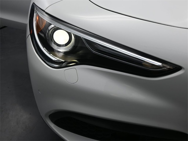 2022 Alfa Romeo Stelvio Ti photo 14