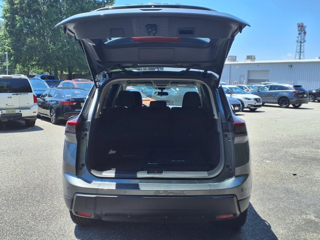 2025 Nissan Rogue S AWD photo 7