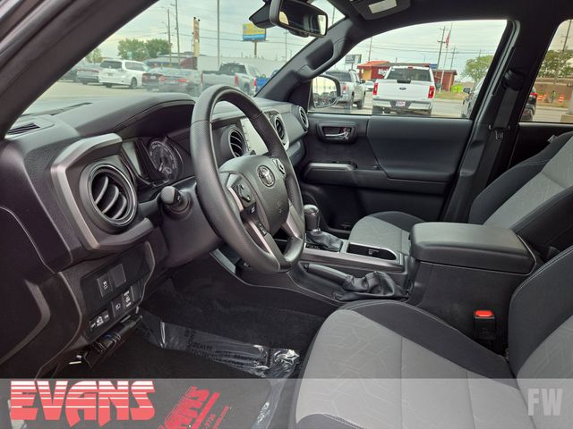 2023 Toyota Tacoma TRD Off-Road photo 16