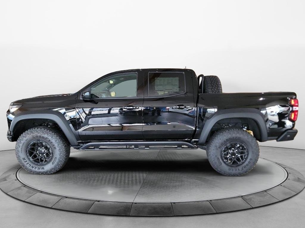 2024 Chevrolet Colorado ZR2 photo 2