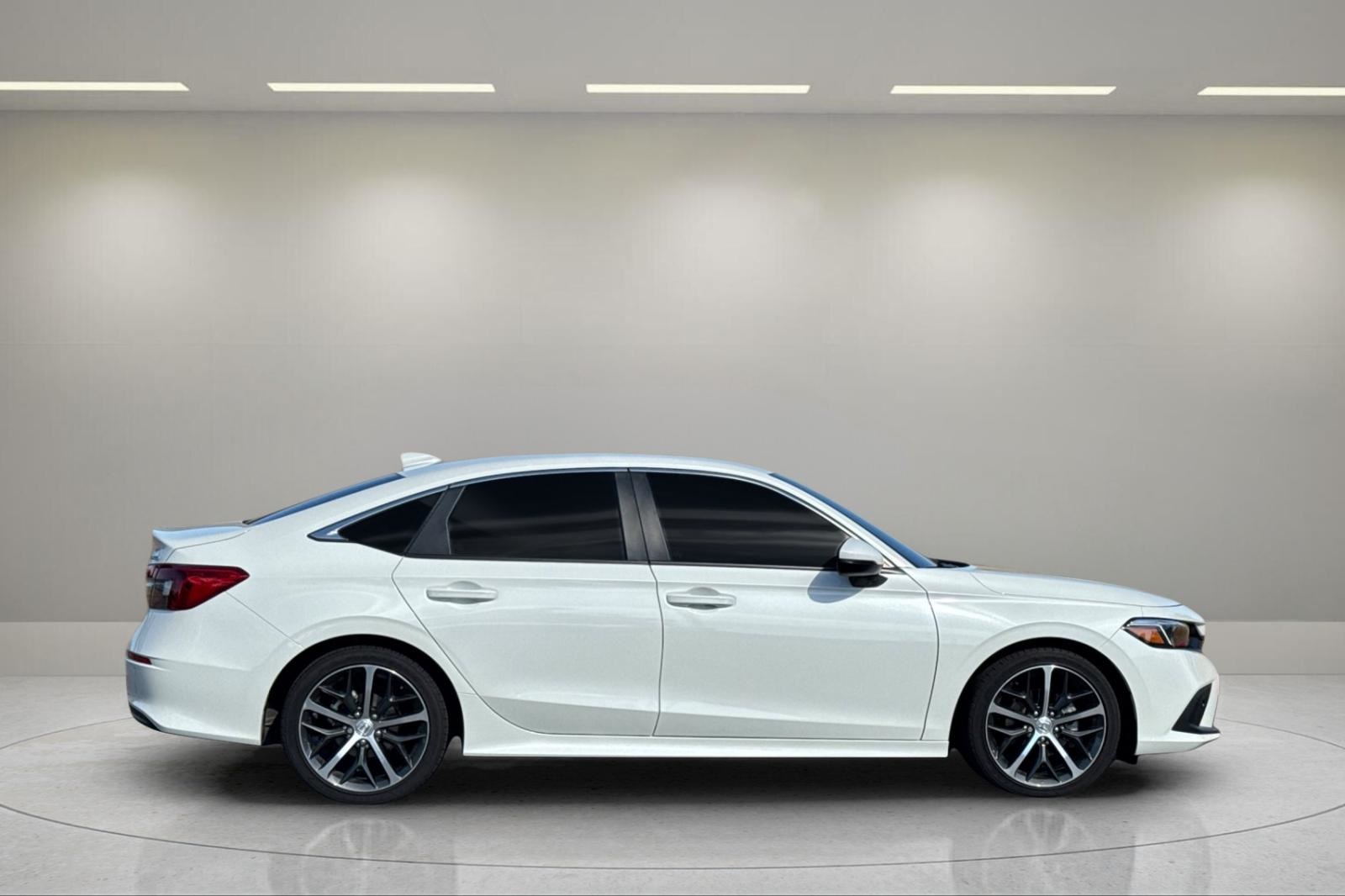 2024 Honda Civic Touring photo 2