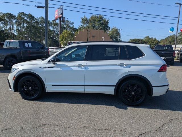 2022 Volkswagen Tiguan SE R-Line Black photo 4