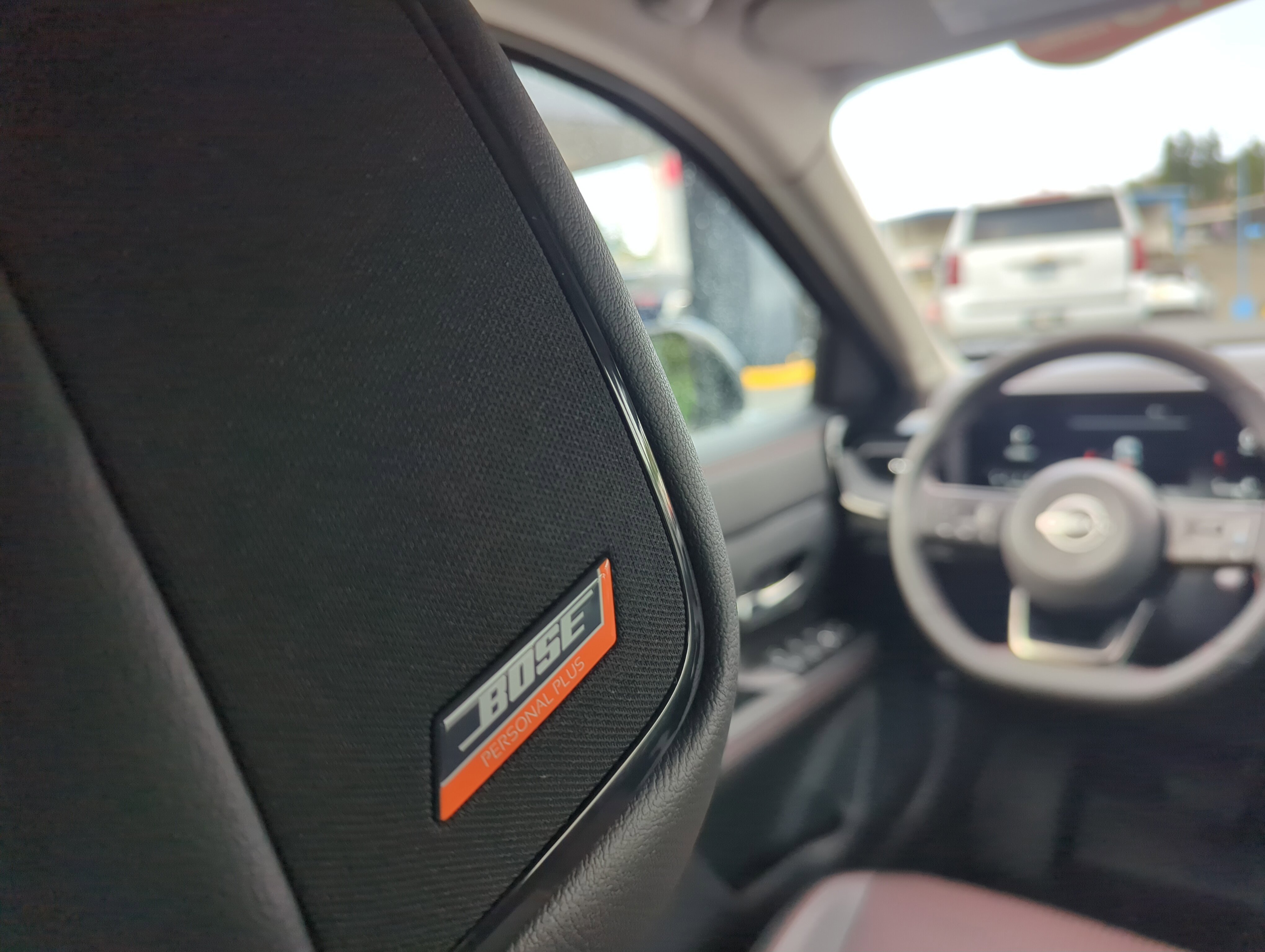 2025 Nissan Kicks SR photo 4