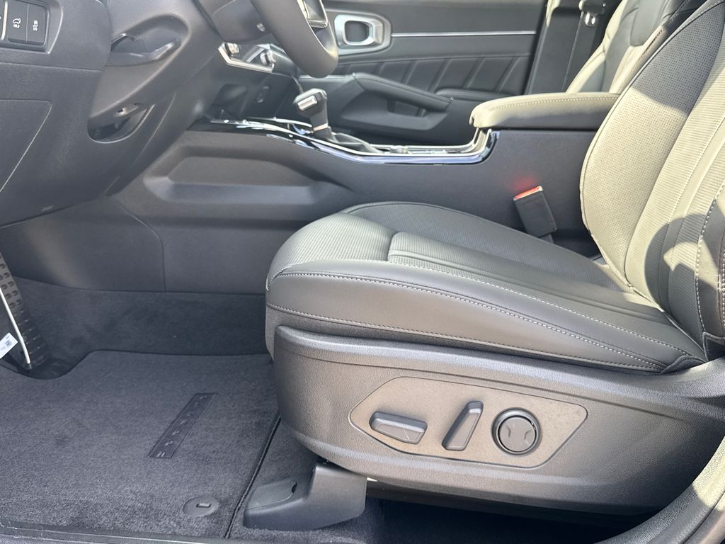 2026 Kia Sorento EX photo 10