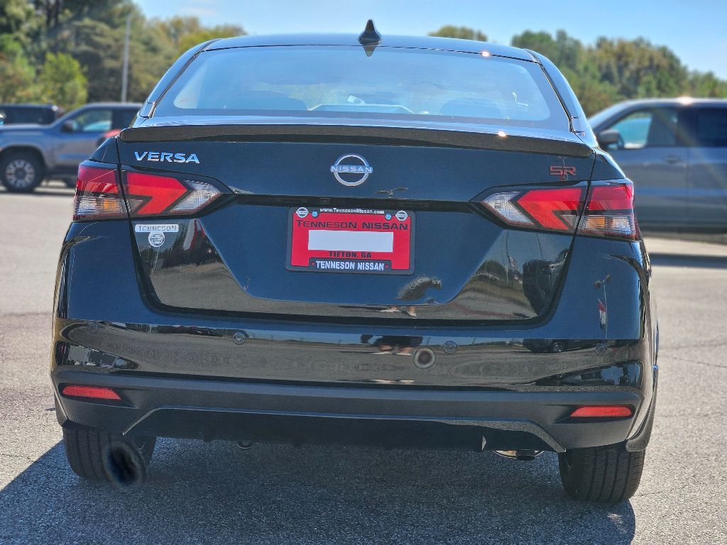 2025 Nissan Versa SR photo 5