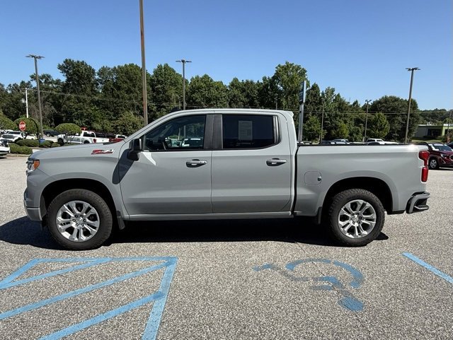 2025 Chevrolet Silverado 1500 RST photo 3
