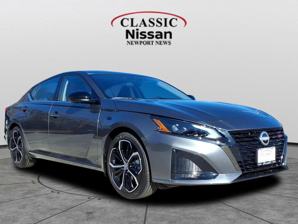 2025 Nissan Altima SR's photo