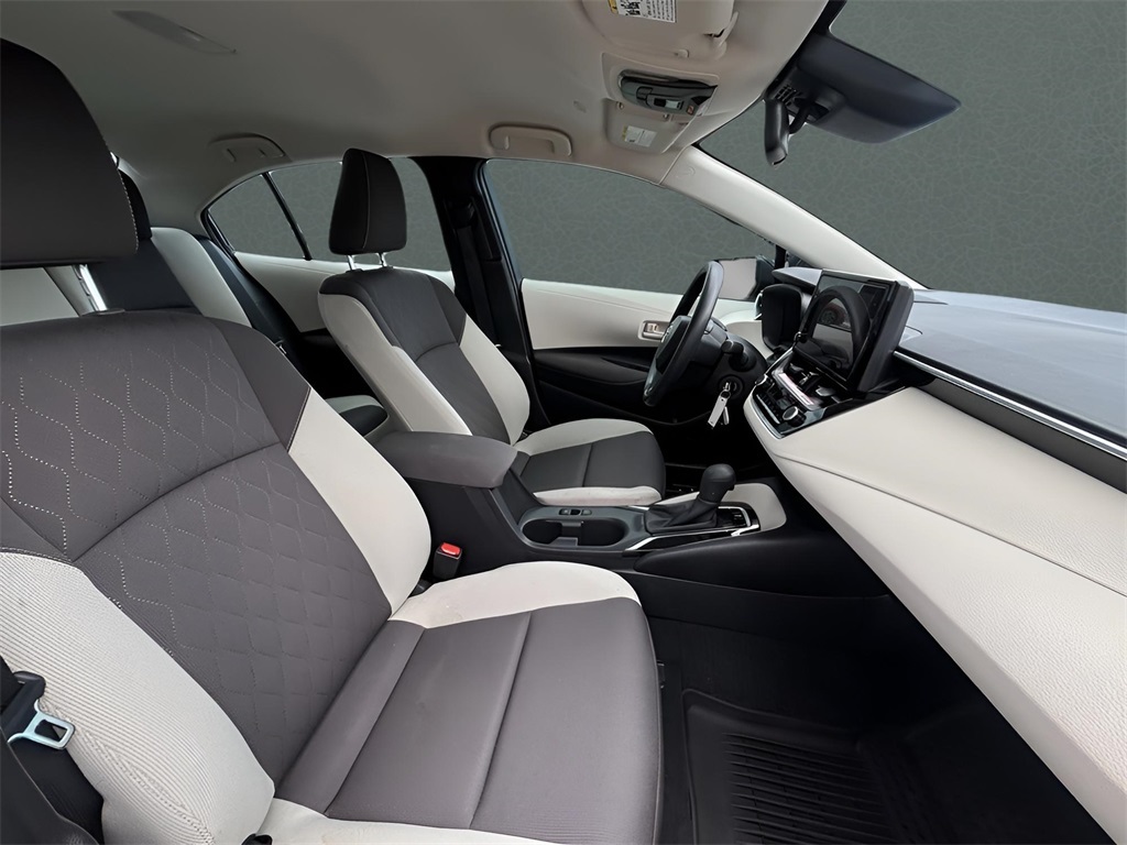 2025 Toyota Corolla LE photo 15