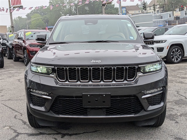 2022 Jeep Grand Cherokee Limited photo 2