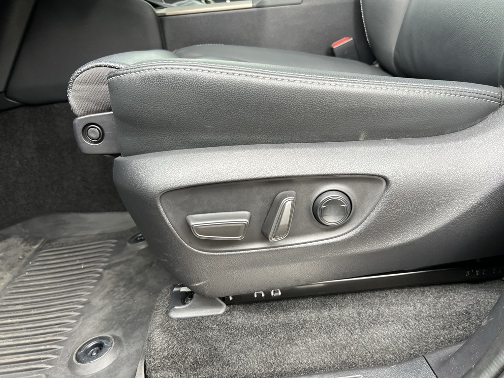 2025 Toyota Land Cruiser Base photo 10
