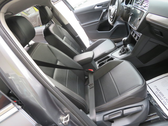 2021 Volkswagen Tiguan SE photo 11