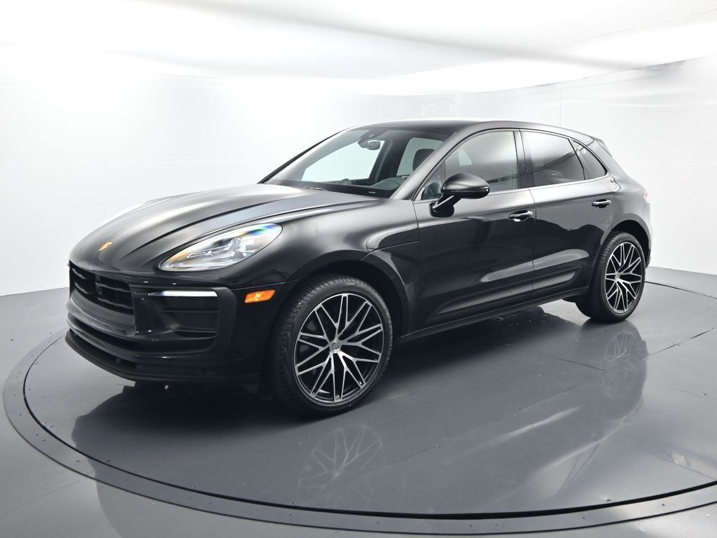 2023 Porsche Macan Base's photo