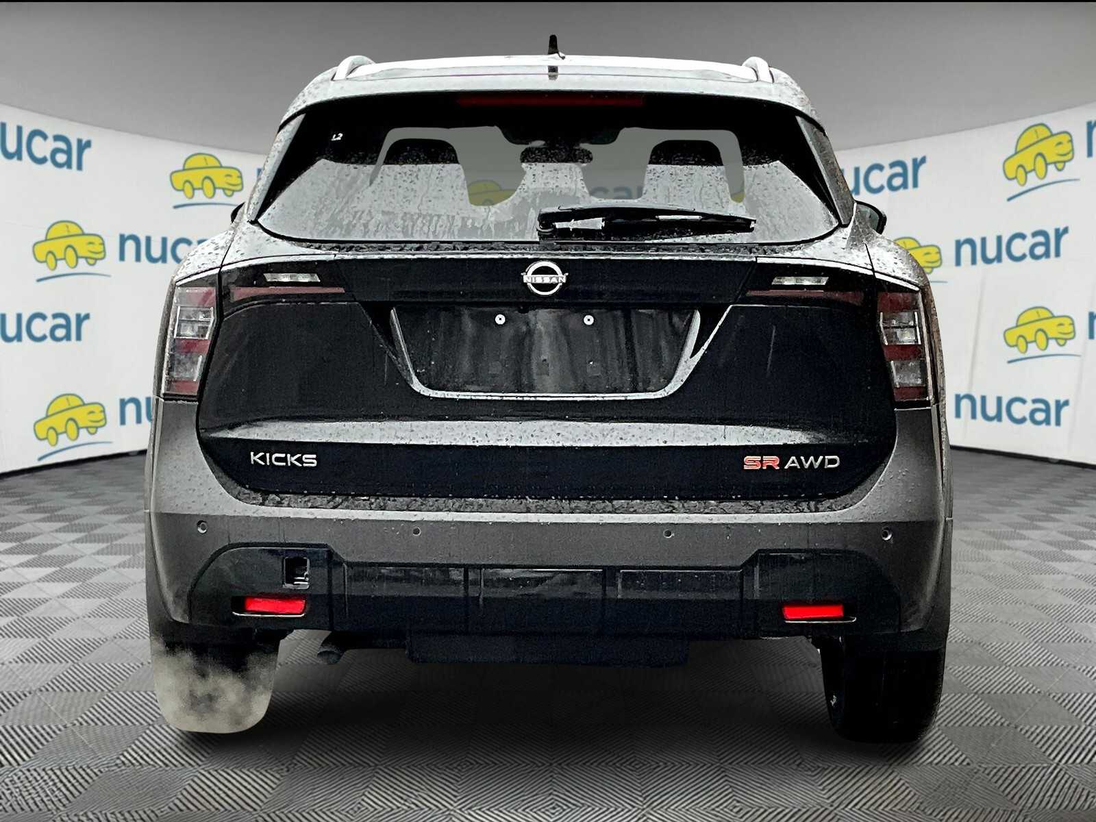 2025 Nissan Kicks SR photo 5