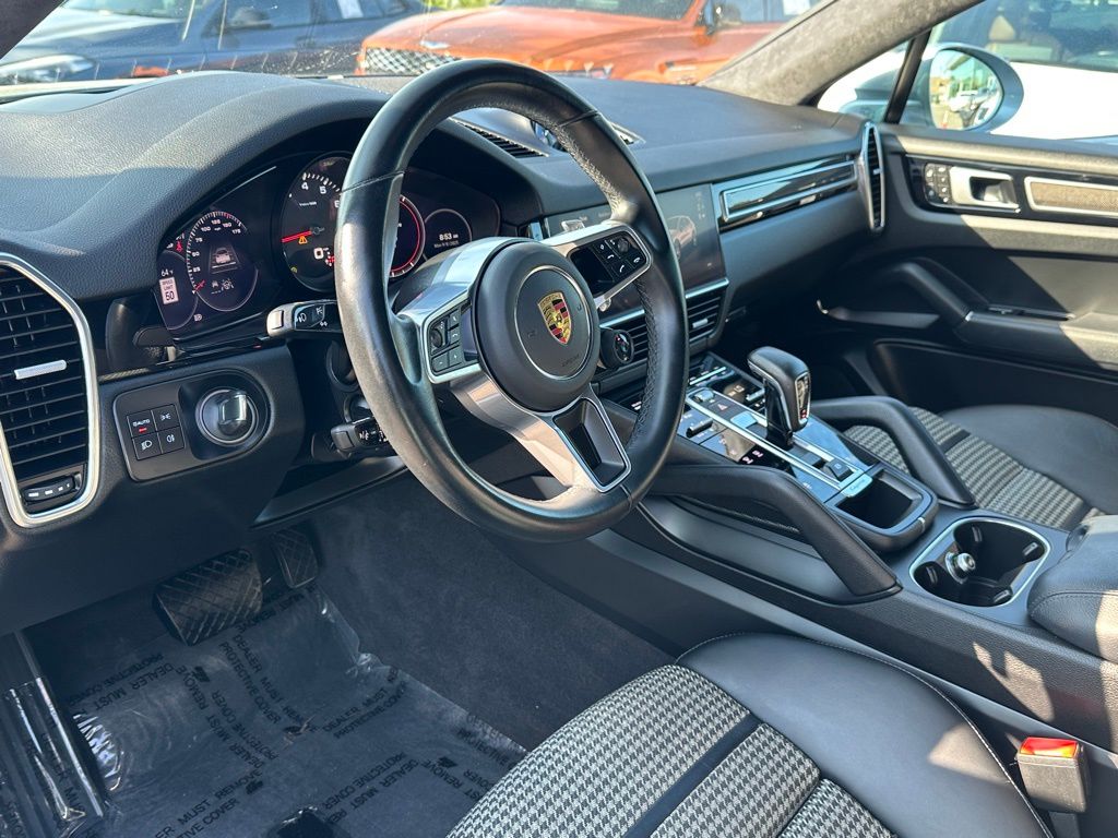 2022 Porsche Cayenne Coupe Base photo 31