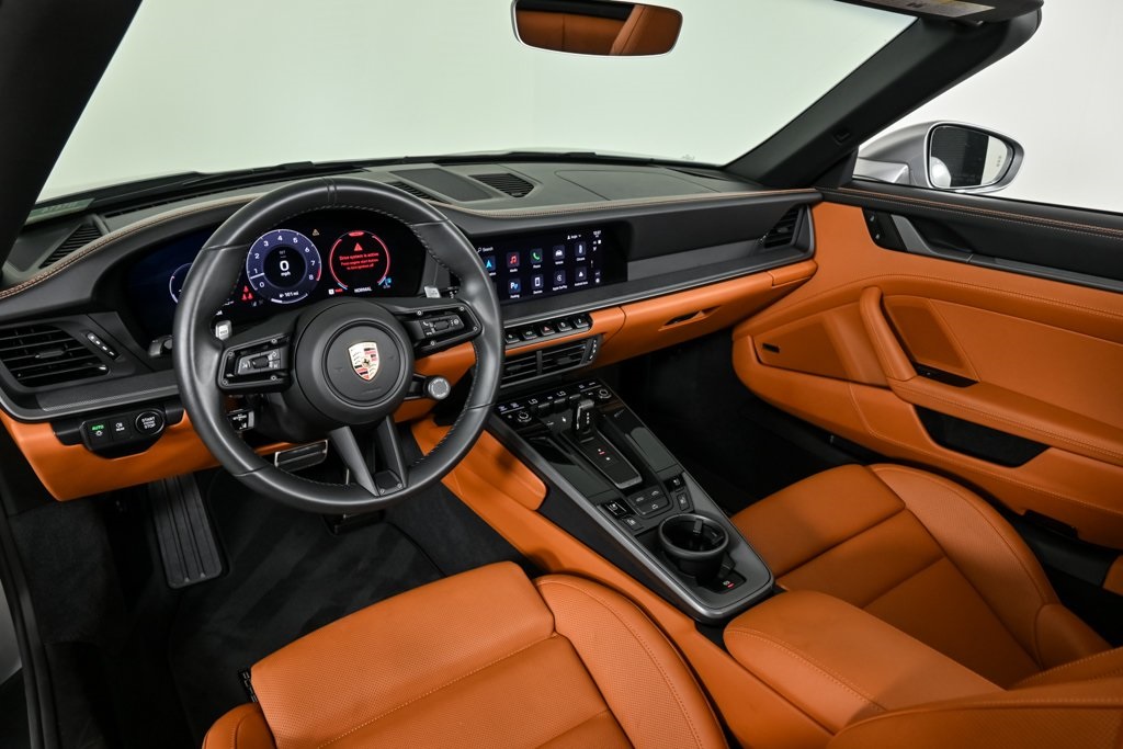 2025 Porsche 911 Cabriolet photo 4