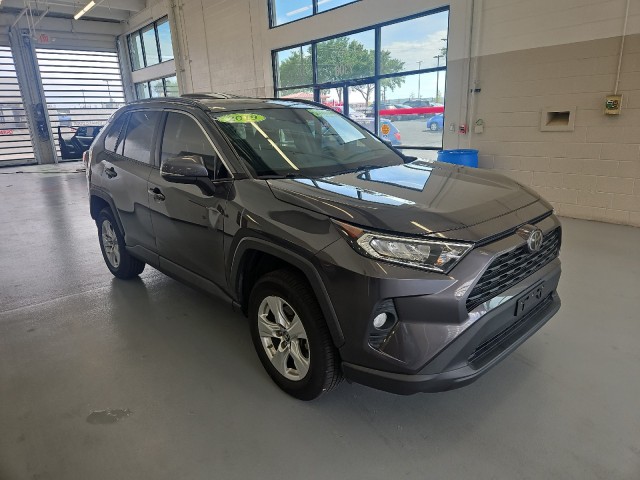 Used 2019 GRAY Toyota XLE image 1