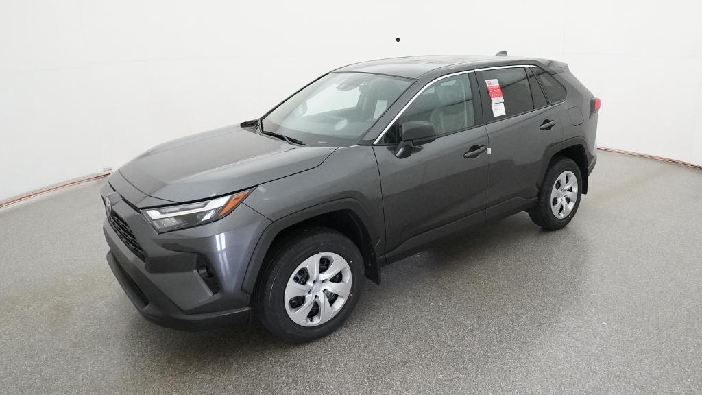 2025 Toyota RAV4 LE's photo