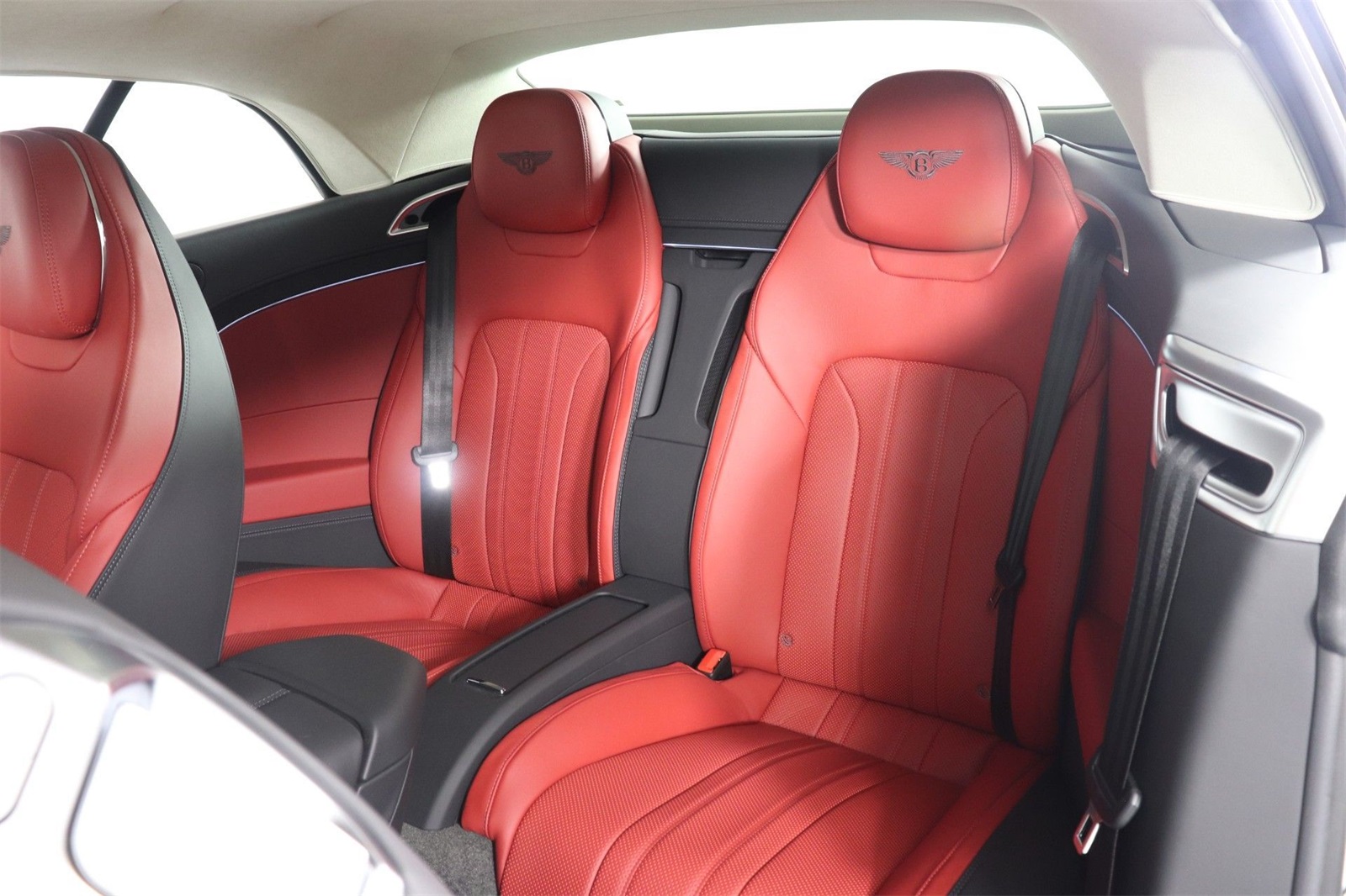 2024 Bentley Continental GT V8 photo 15