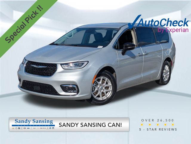 2024 Chrysler Pacifica Touring L's photo