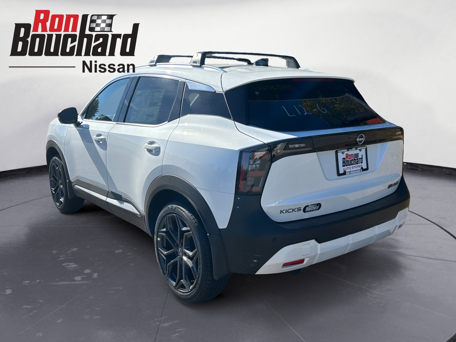 2026 Nissan Kicks SR photo 4