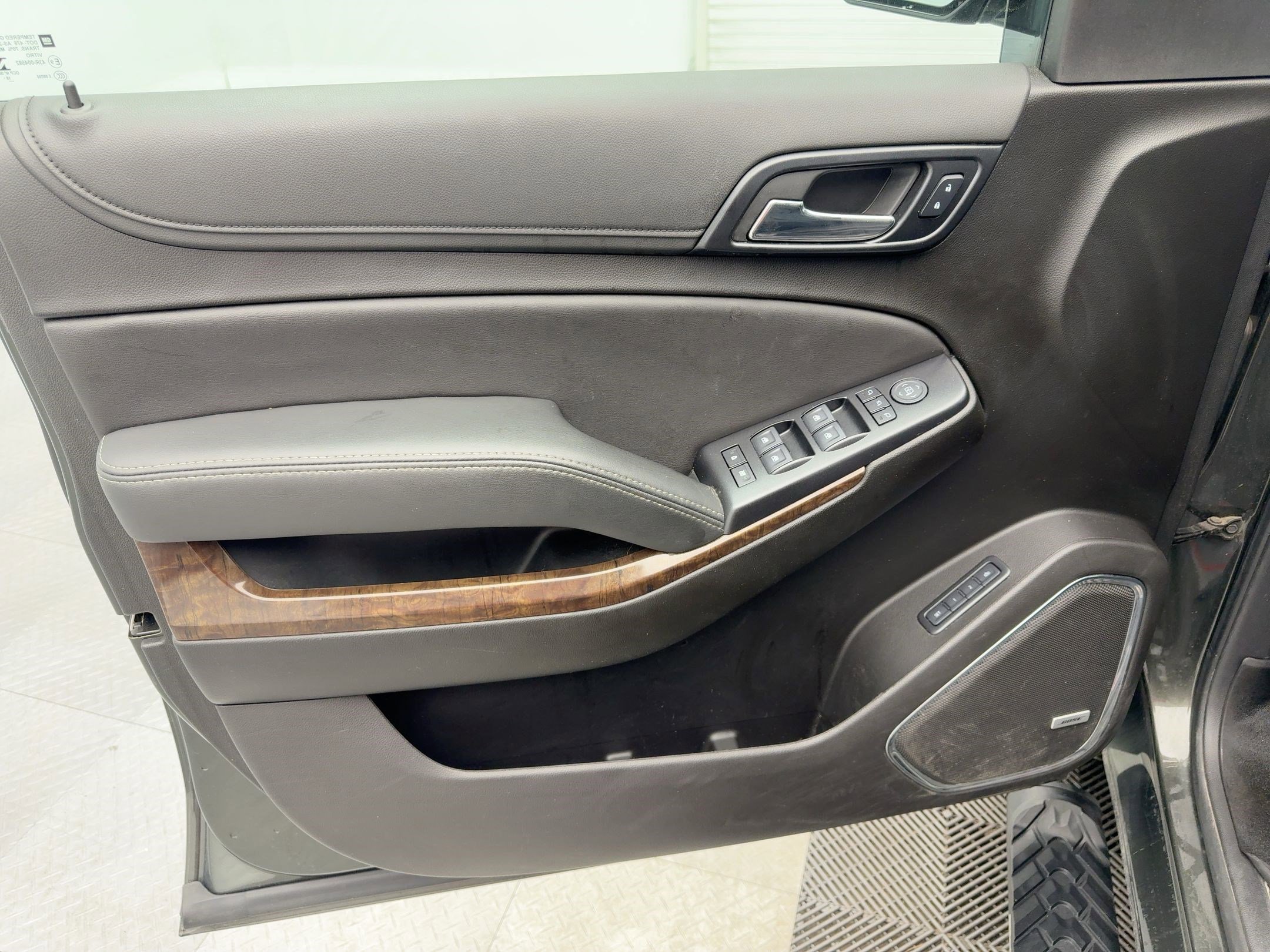 2019 Chevrolet Tahoe LT photo 12