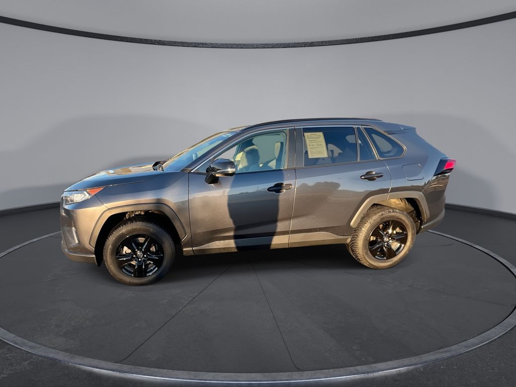 2021 Toyota RAV4 XLE's photo