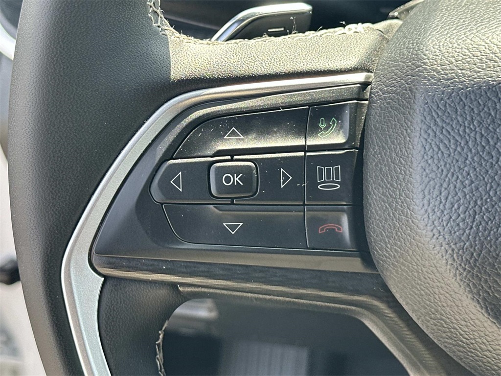 2024 Jeep Grand Cherokee Altitude photo 22