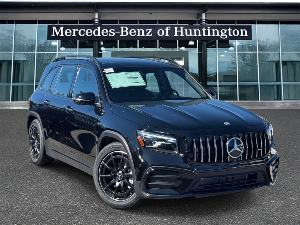 2026 Mercedes-Benz GLB AMG GLB 35's photo