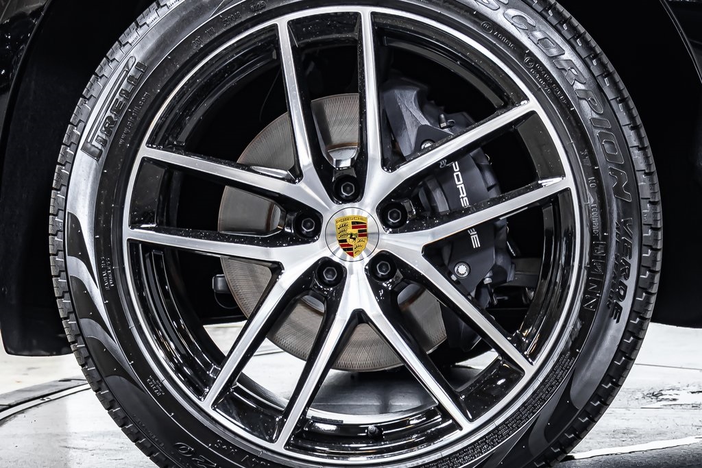 2025 Porsche Macan T photo 22