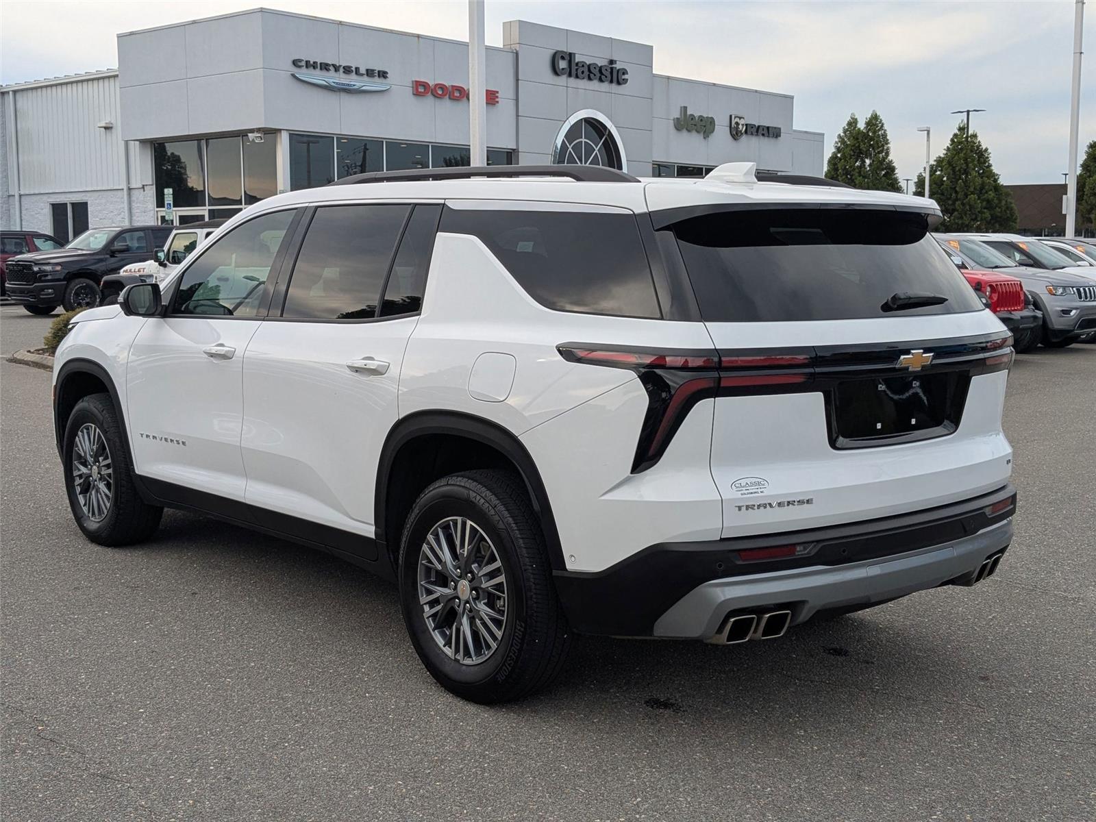2024 Chevrolet Traverse 1LT photo 6