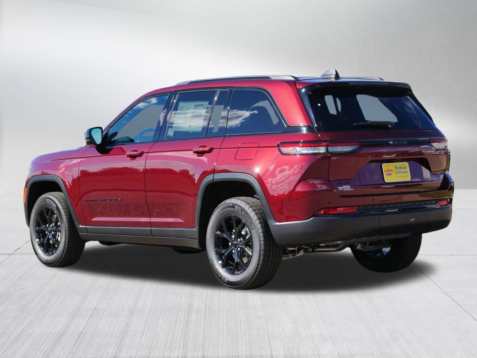 2025 Jeep Grand Cherokee Altitude X photo 3