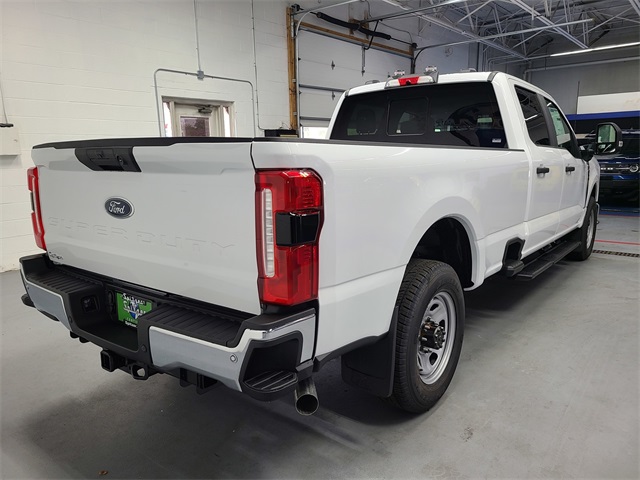 2024 Ford F-350 XL photo 4